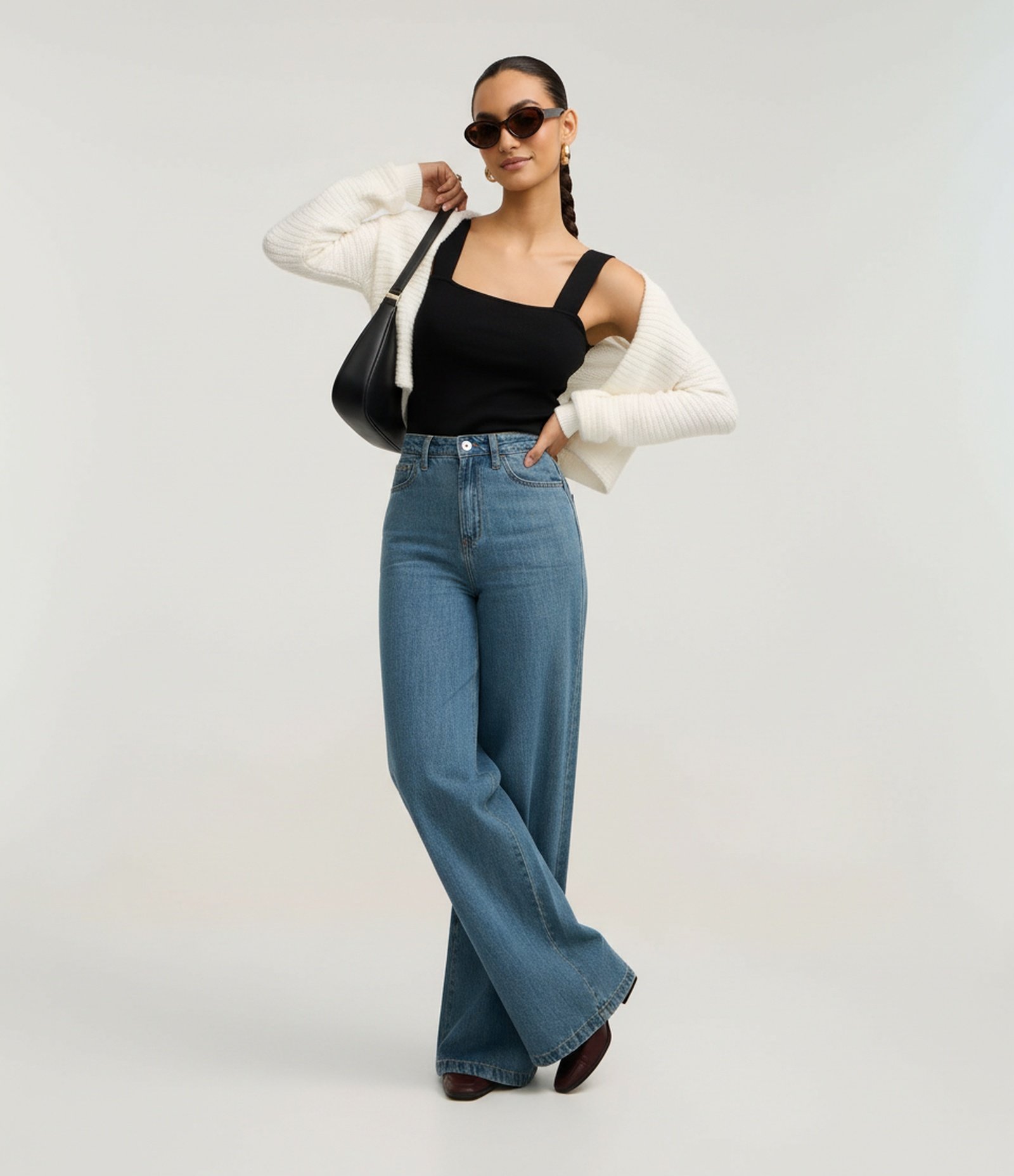 Blusa Cropped Canelada em Viscose com Decote Quadrado Preto 4