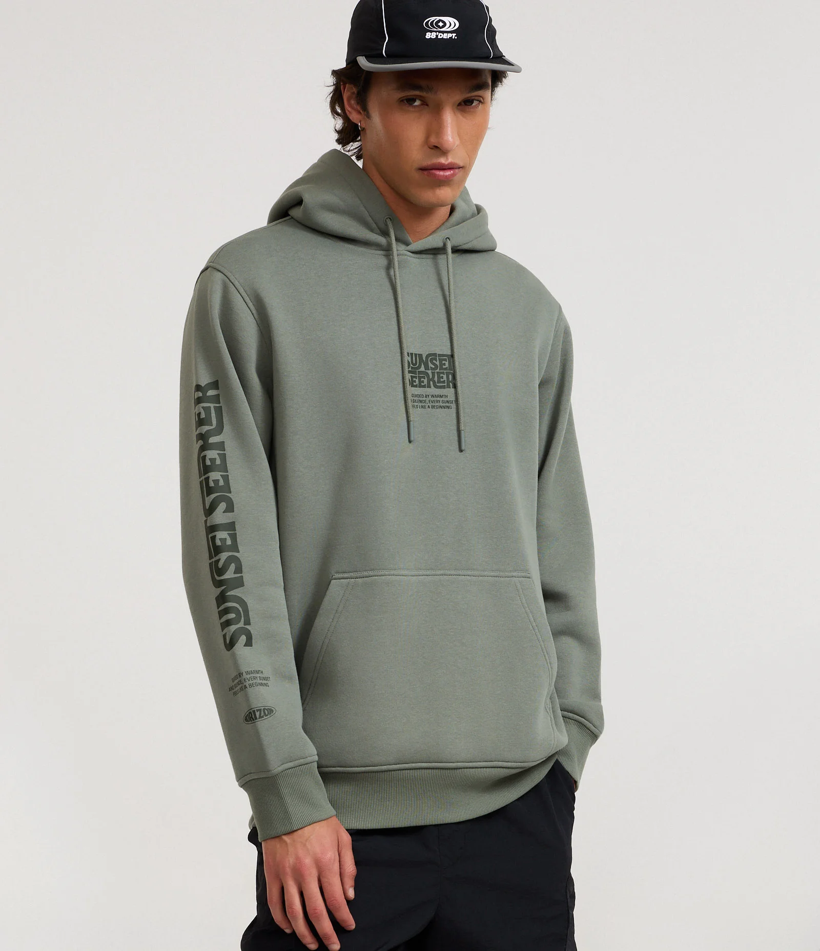 Casaco Comfort em Moletom com Felpa Bolso Canguru e Estampa Lettering Verde 1