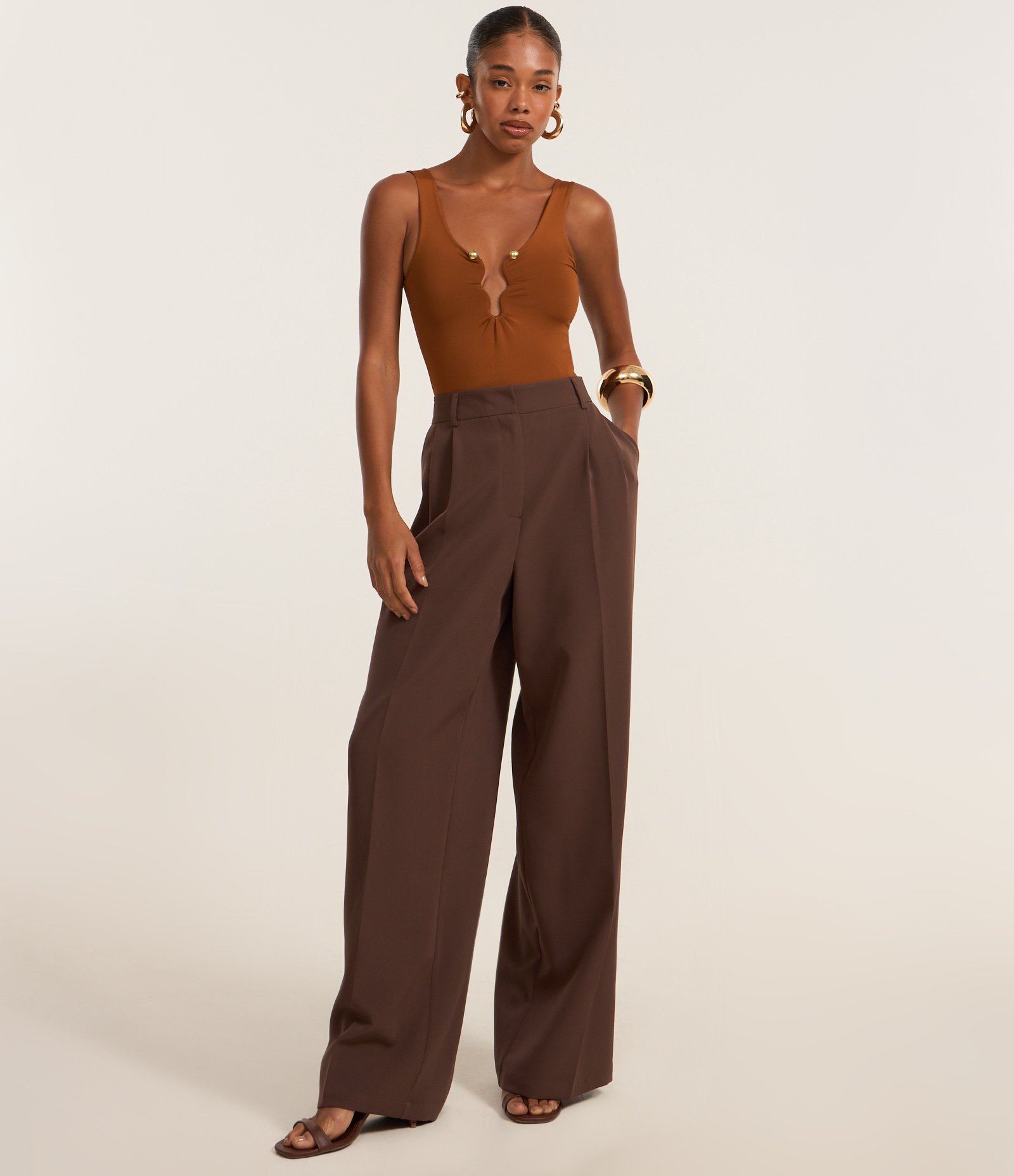 Body em Microfibra com Aviamento Forrado no Busto Marrom Caramelo 2