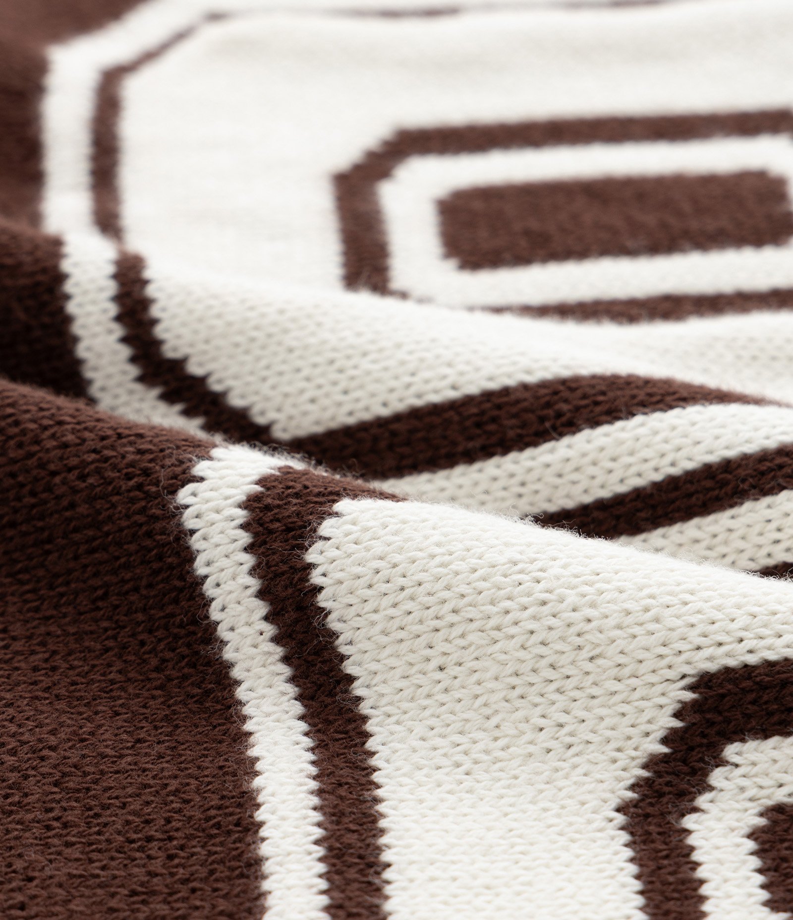 Camiseta Oversized Esportiva em Efeito Tricô Com Estampa e Bordado Marrom 10