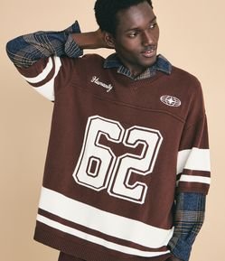 Camiseta Oversized Esportiva em Efeito Tricô Com Estampa e Bordado