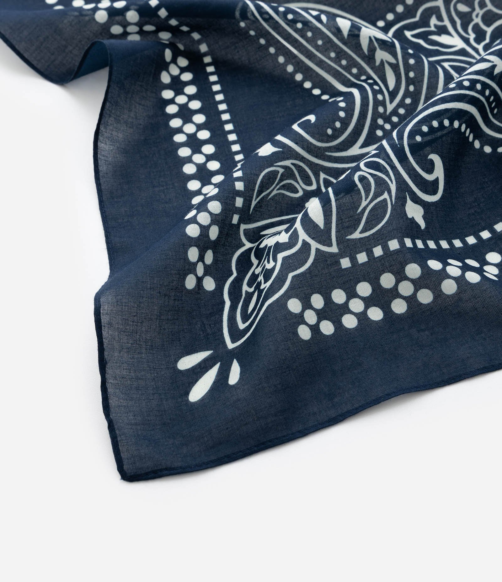 Lenço Flanela com Estampa Paisley Curve & Plus Size Azul Marinho 2