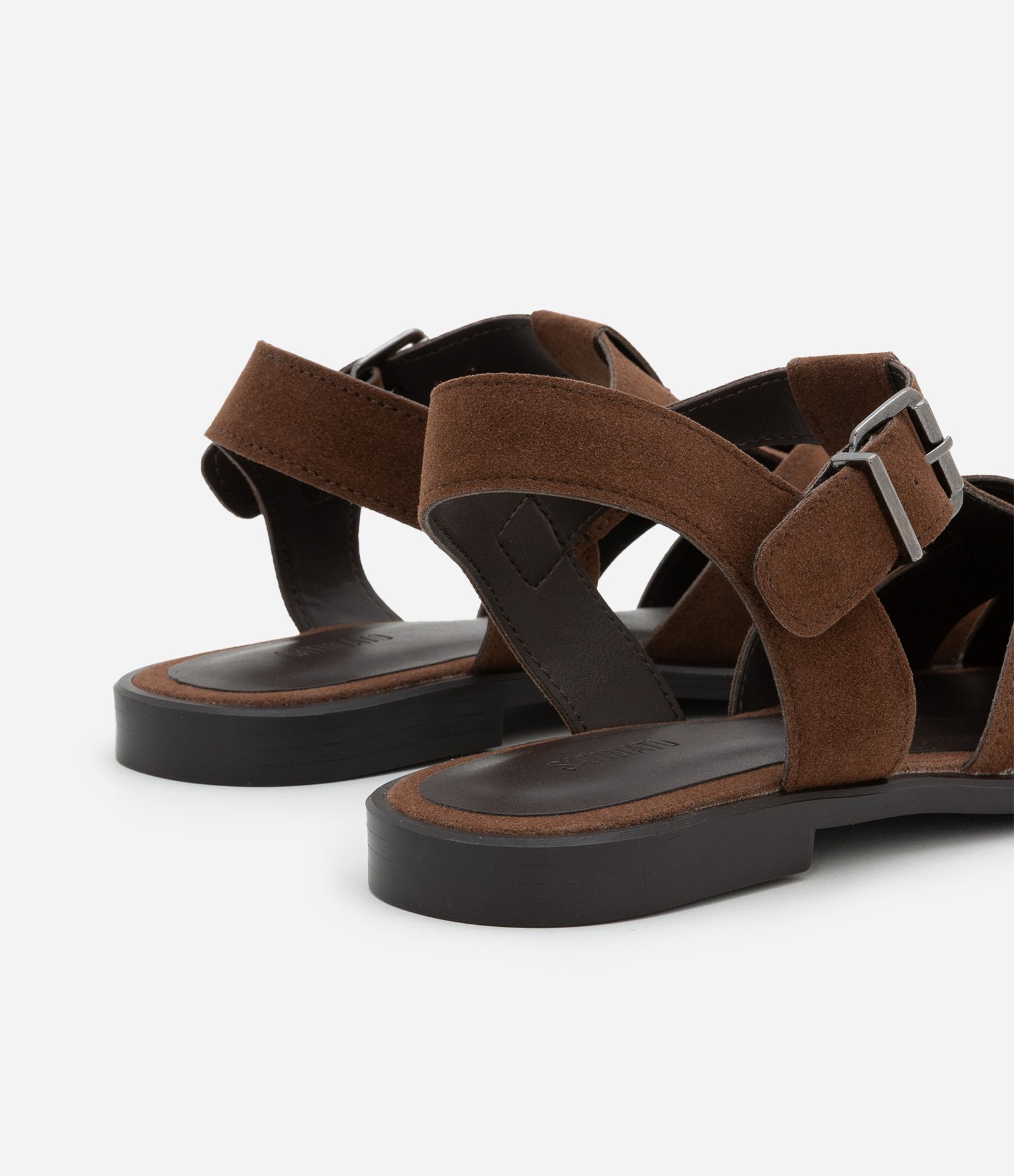 Rasteira em Camurça com Fivela Lateral Marrom 5