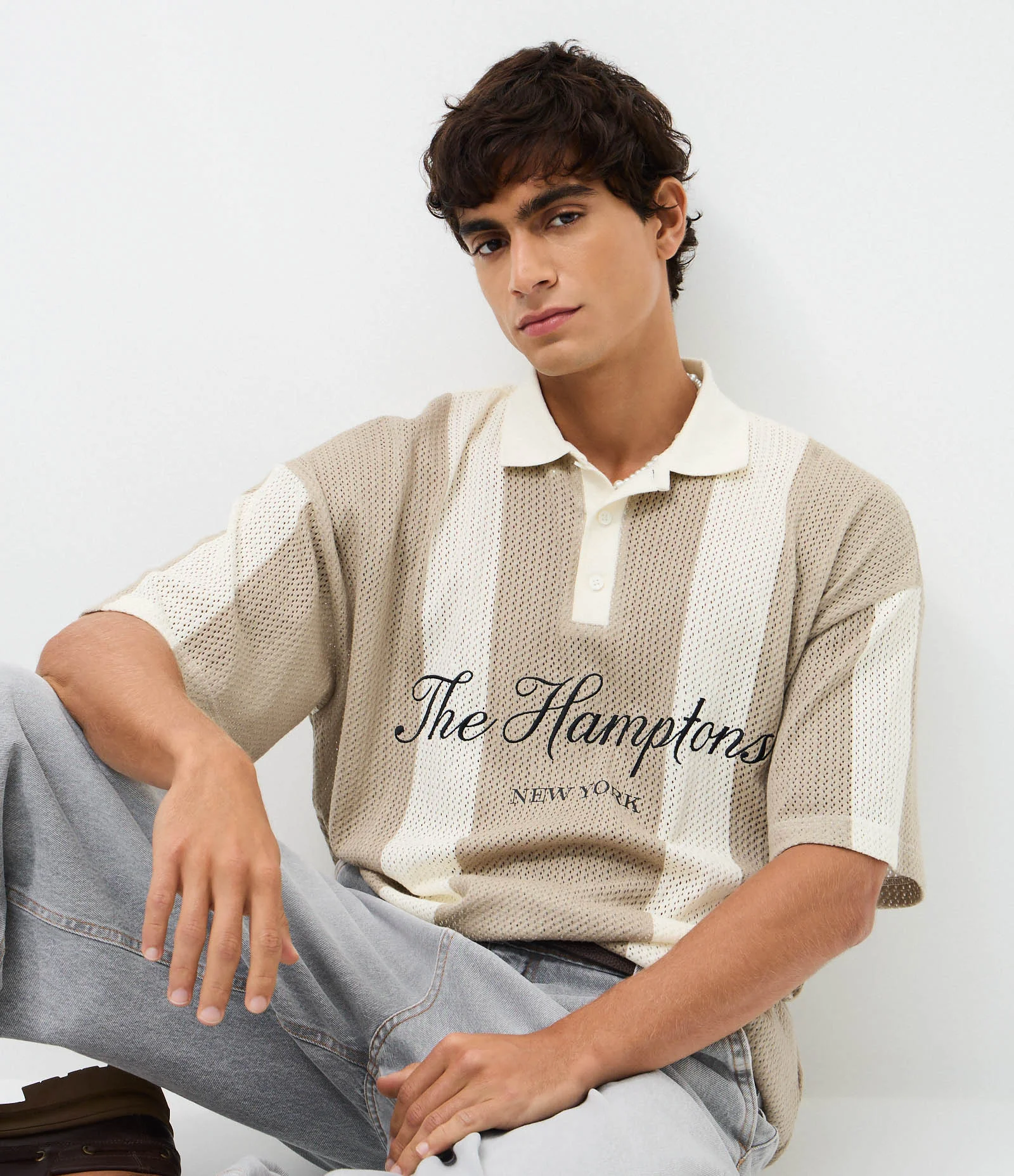 Camiseta Polo Oversized em Tricô Listrada com Bordado The Hamptons Bege 1