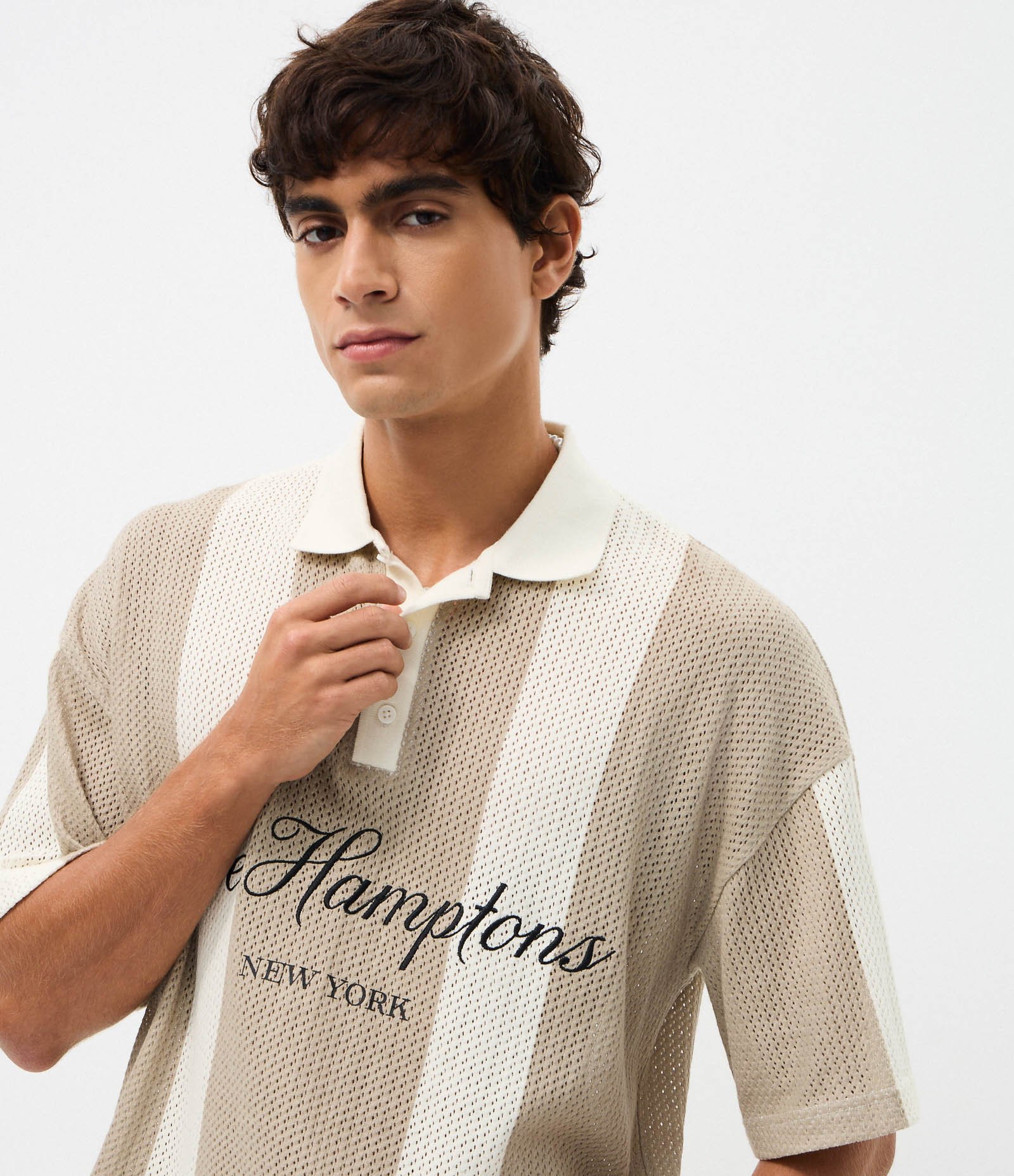 Camiseta Polo Oversized em Tricô Listrada com Bordado The Hamptons Bege 4