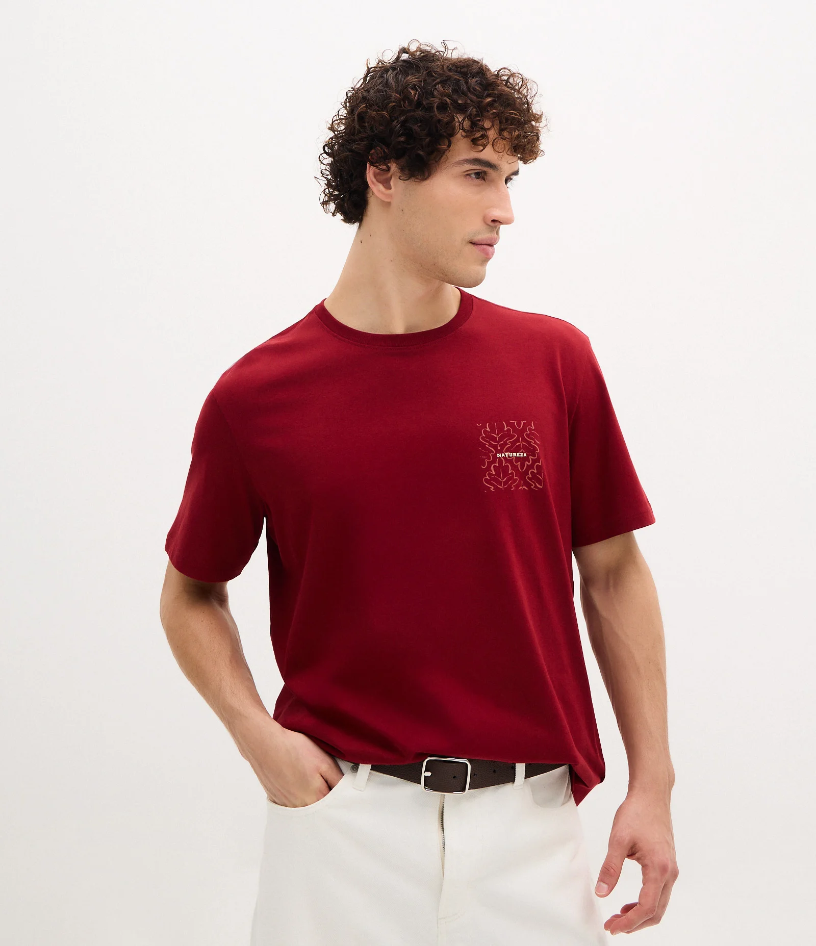 Camiseta Comfort em Algodão com Estampa de Folhagem Natureza Vermelho 1
