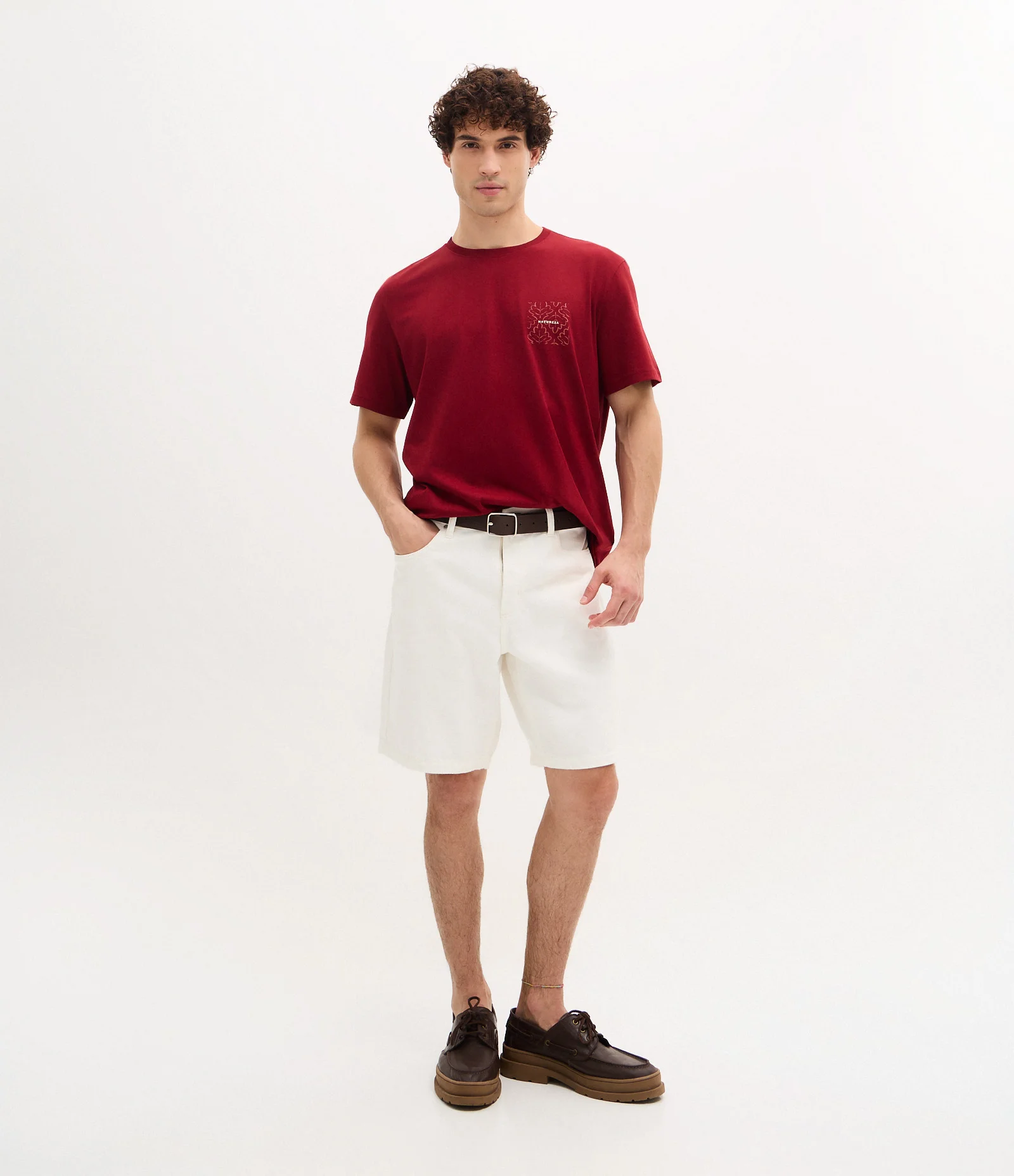Camiseta Comfort em Algodão com Estampa de Folhagem Natureza Vermelho 2