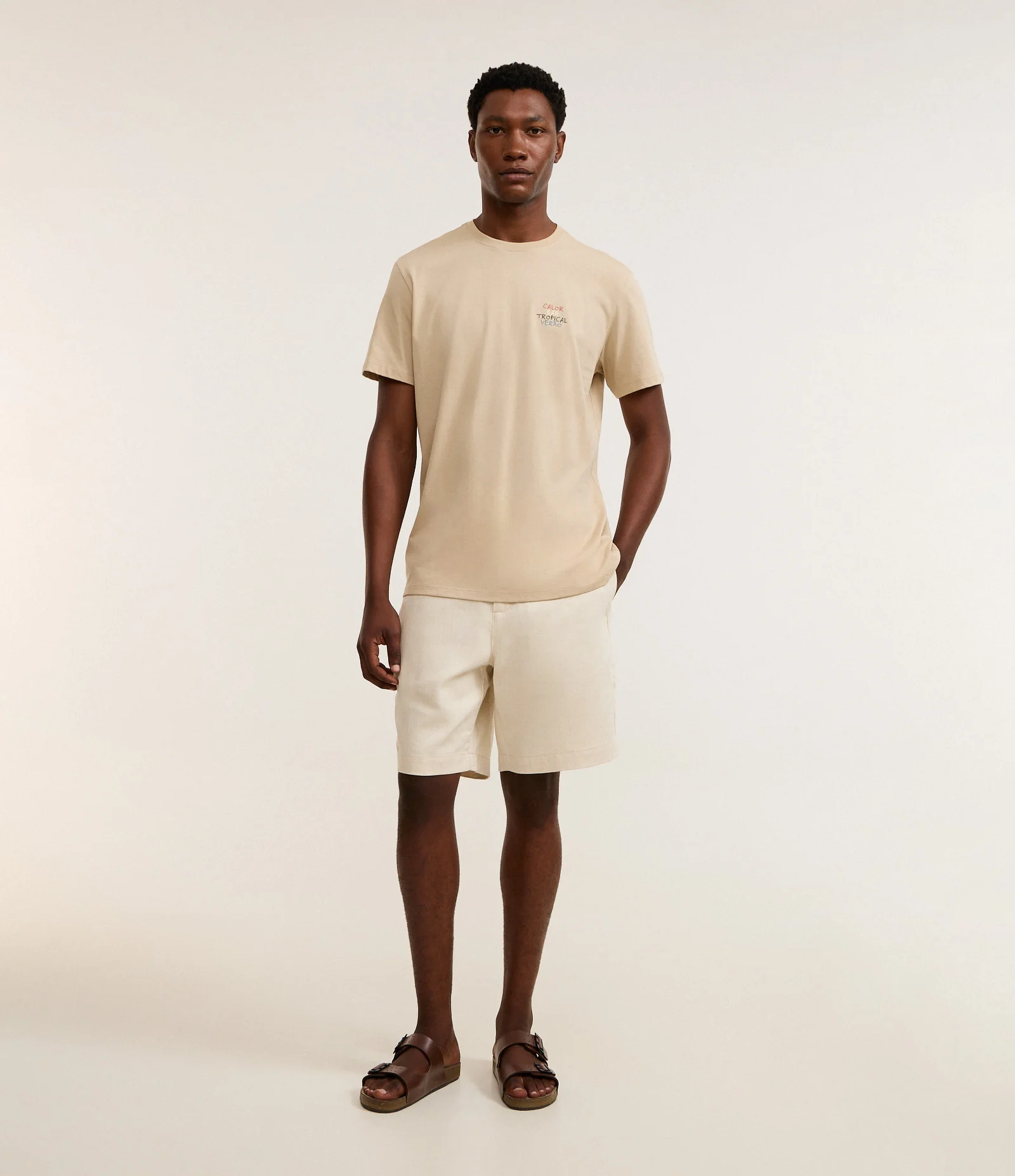 Camiseta em Algodão com Estampa Tropical Verão Bege 2