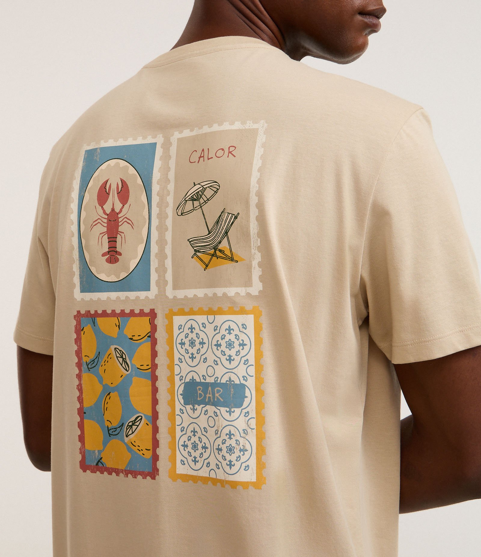 Camiseta em Algodão com Estampa Tropical Verão Bege 4