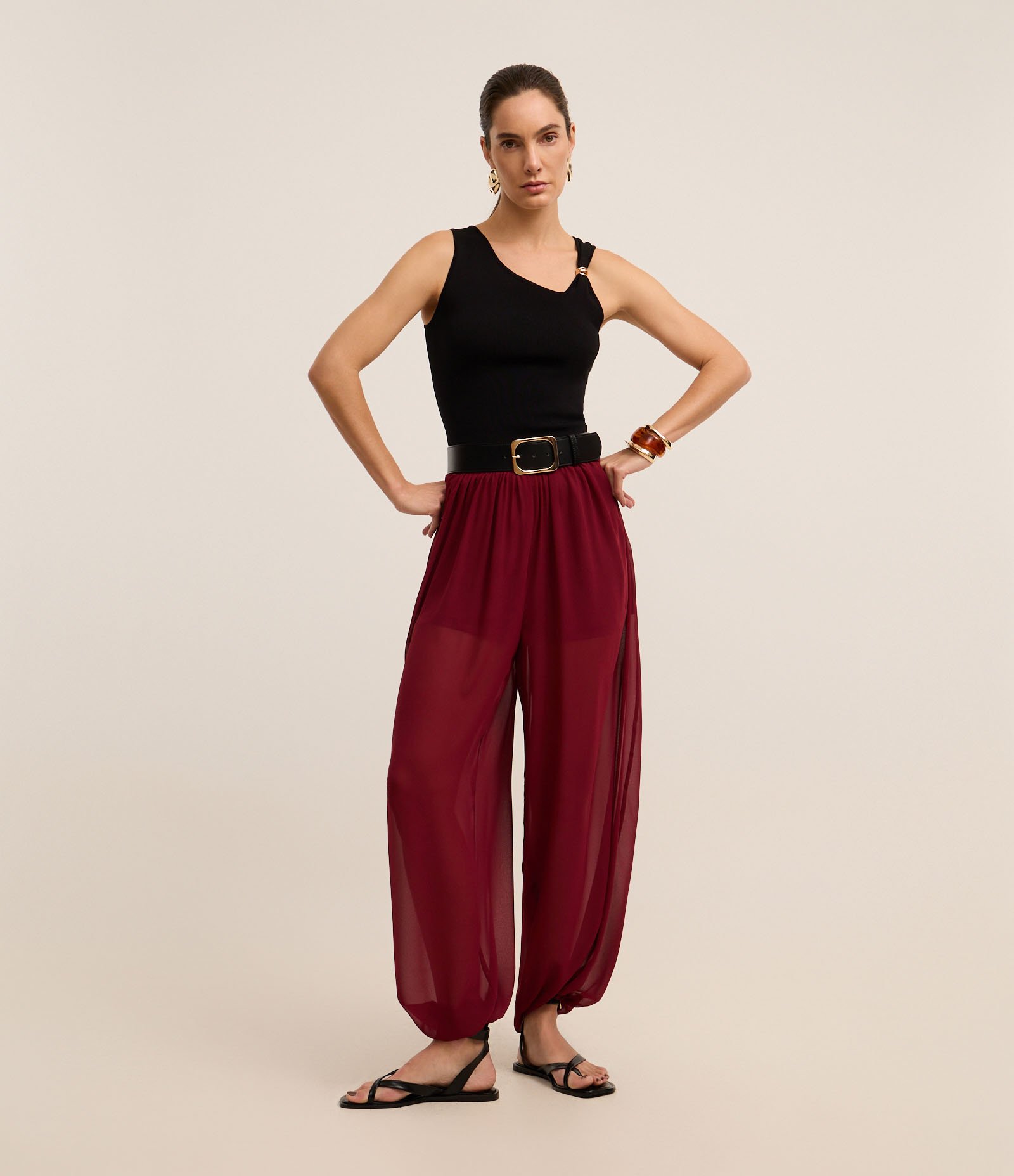 Calça Balloon em Crepe com Transparência e Cós Reto Bordô 1