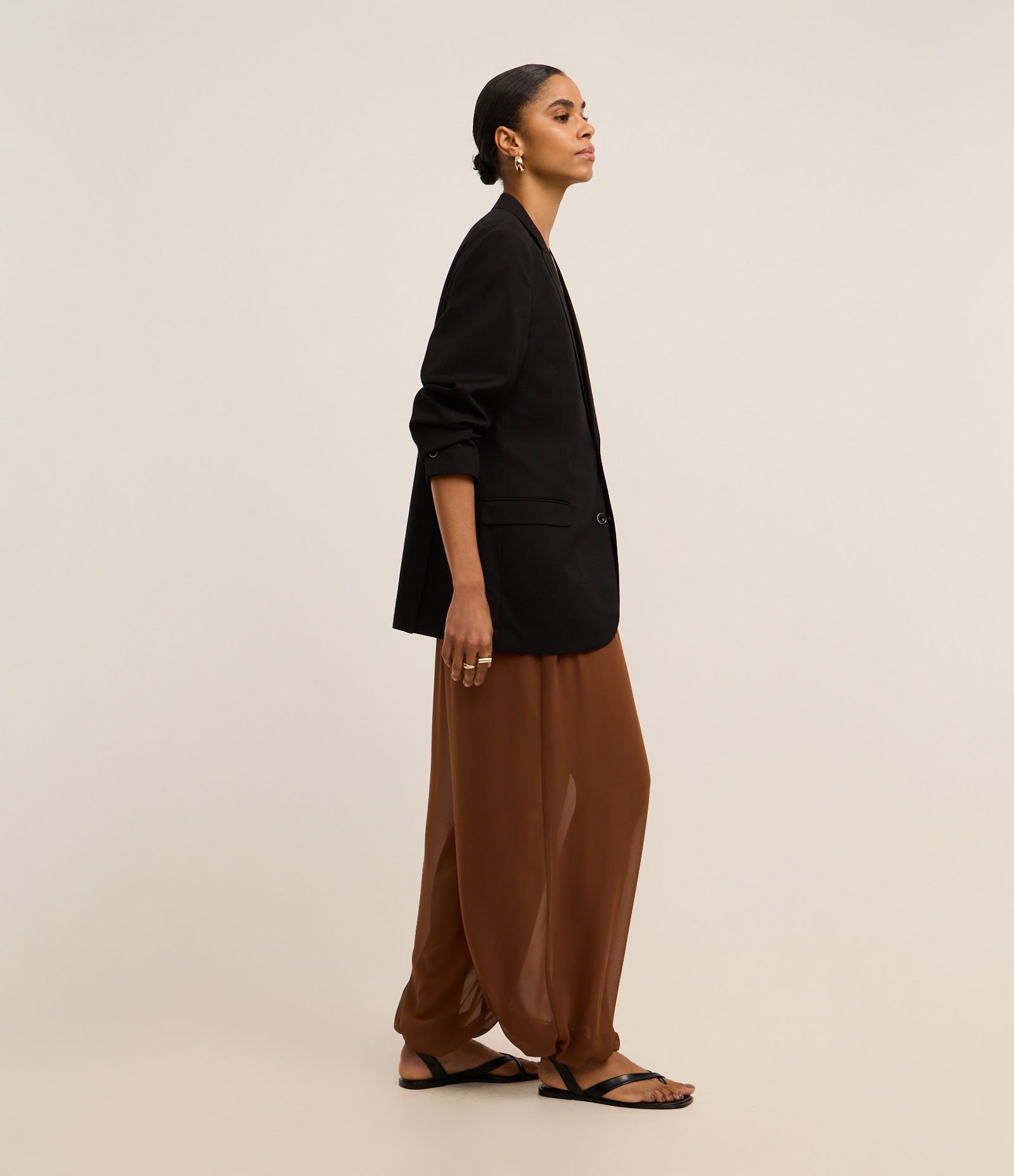 Calça Balloon em Crepe com Transparência e Cós Reto Marrom 5