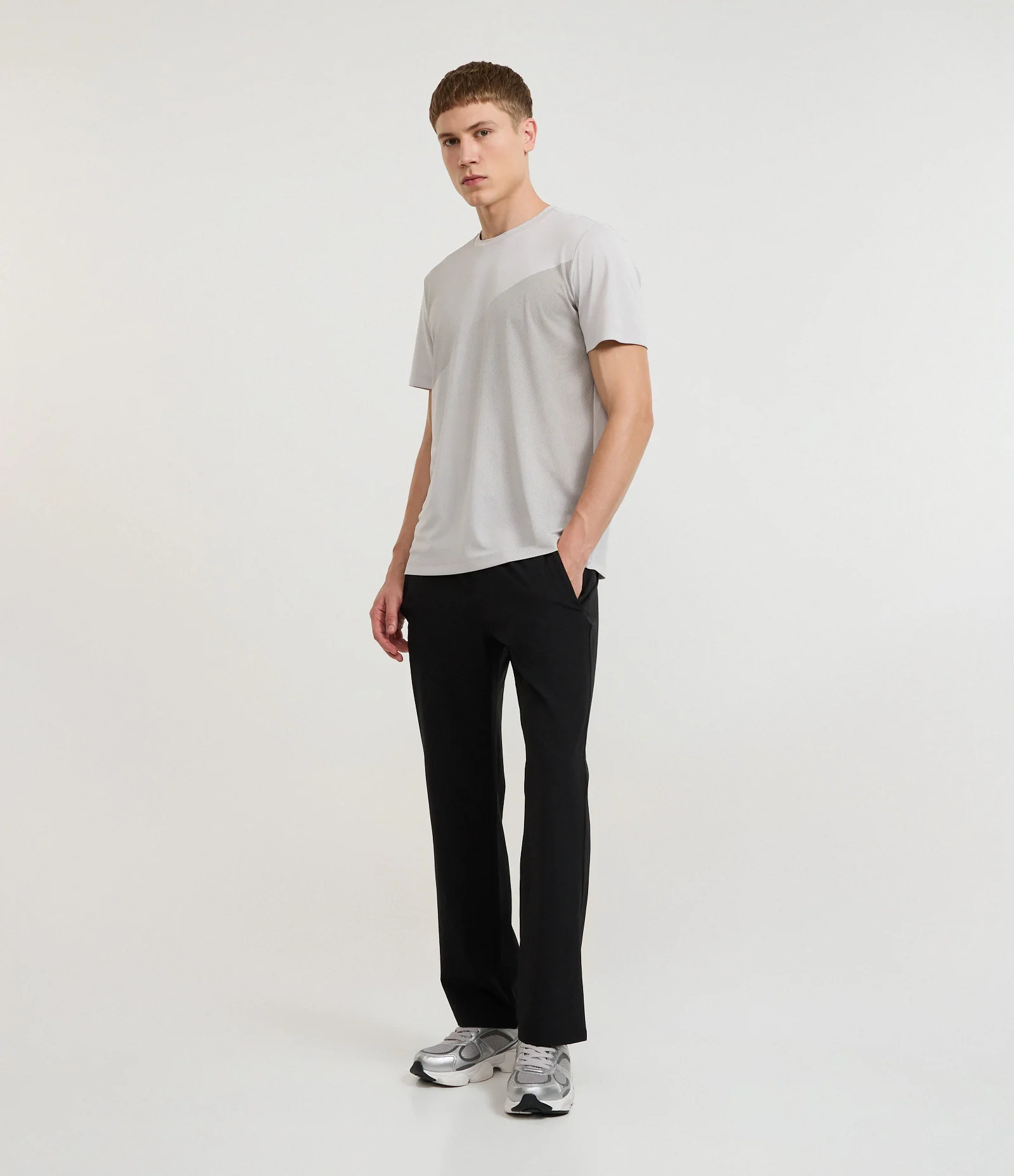 Calça Esportiva em Microfibra Liso Reta Preto 1