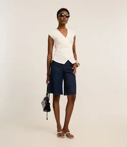 Bermuda Jorts em Jeans Raw com Cós Alfaiatado