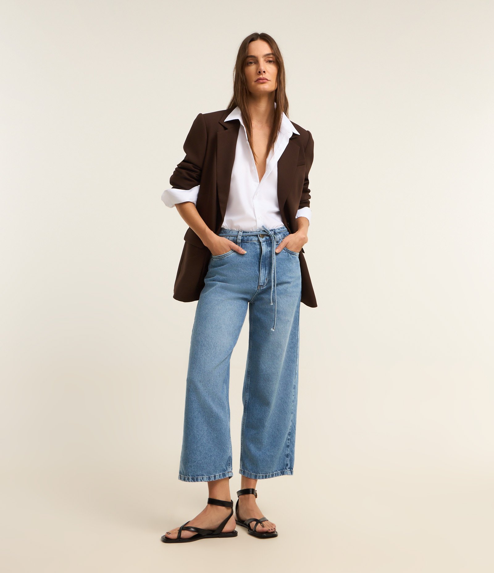 Calça Reta Cropped em Jeans com Amarração no Cós Azul 2