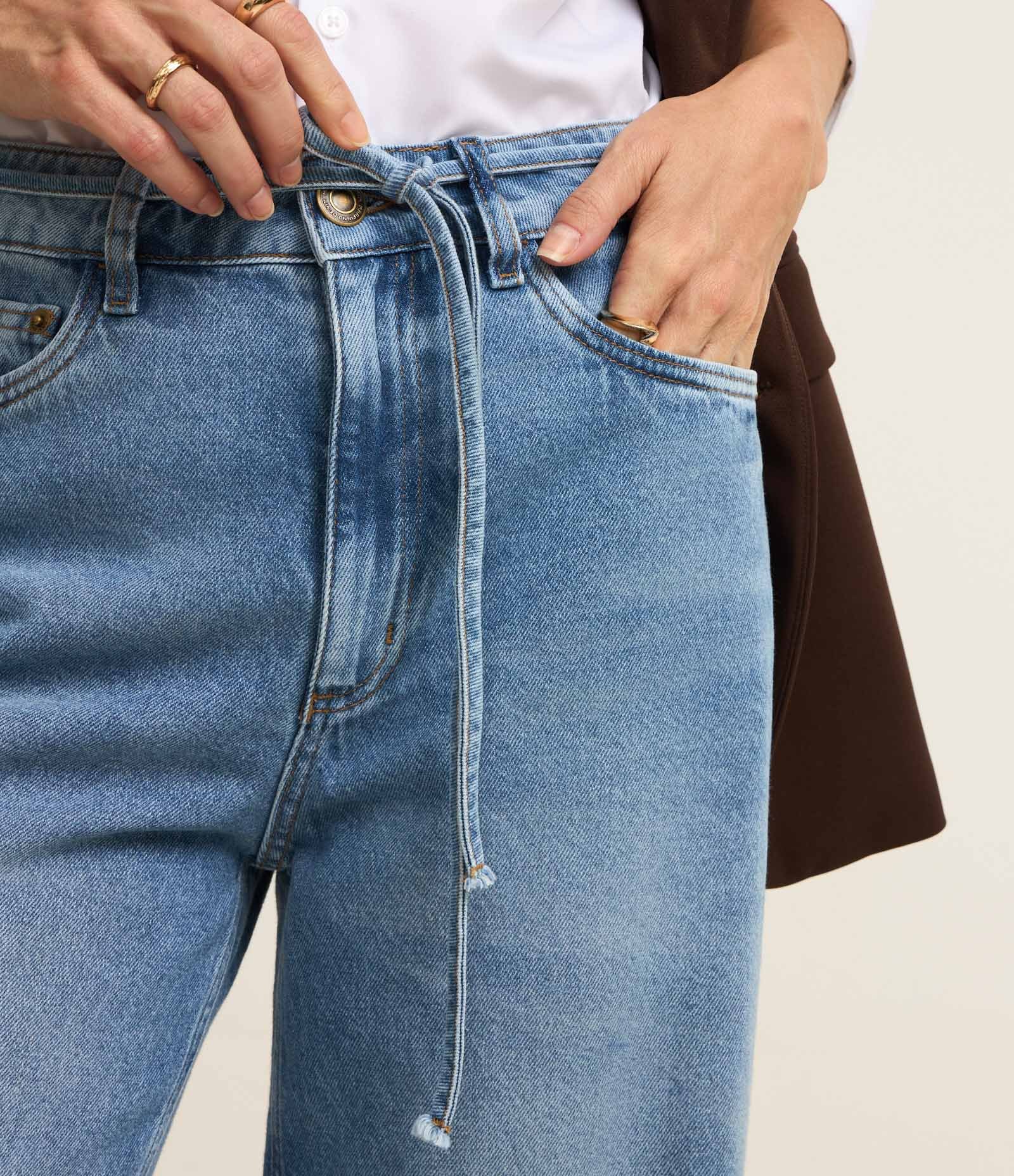 Calça Reta Cropped em Jeans com Amarração no Cós Azul 3