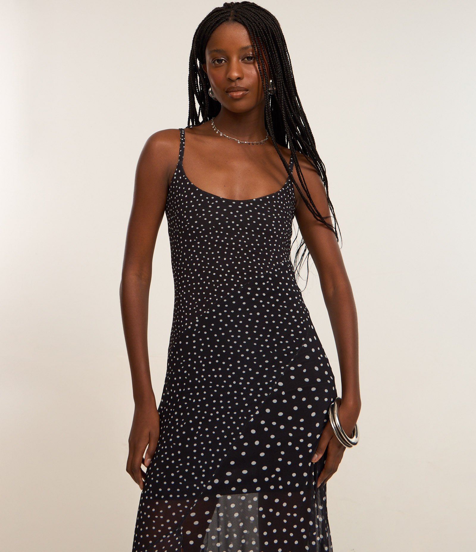 Vestido em Tule Estampa Poá com Alcinhas e Pontas Preto 2