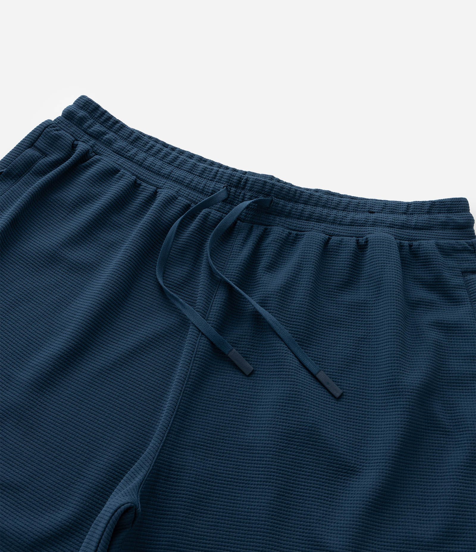 Bermuda Esportiva em Microfibra Texturizado com Estampa Localizada Azul 4