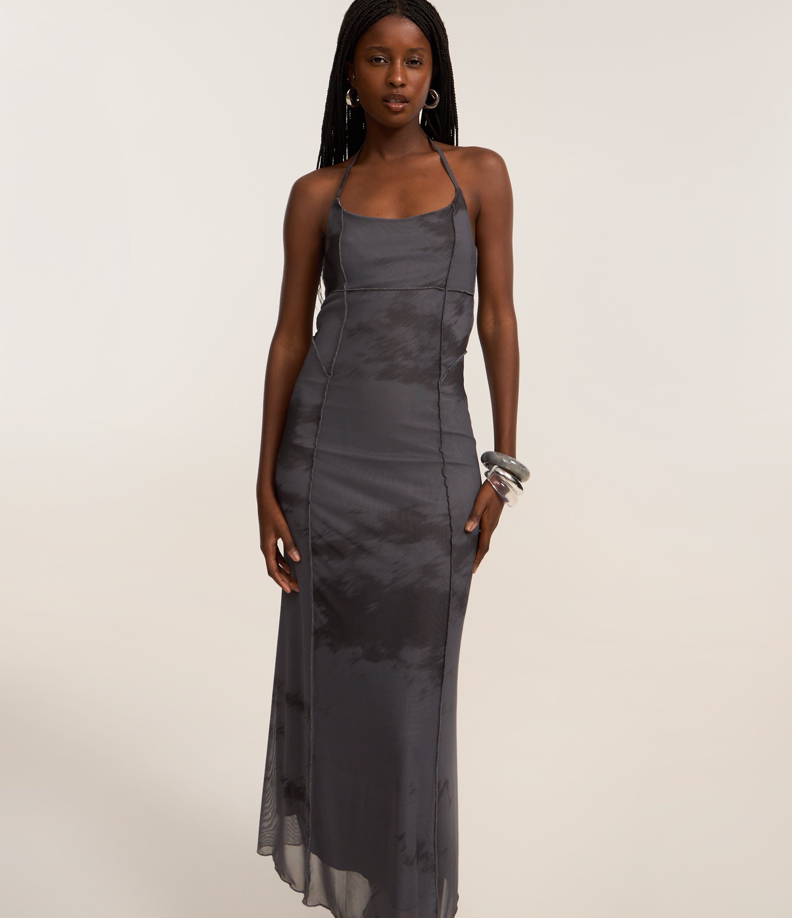 Vestido Longo em Tule com Alça Fina e Estampa Manchadinha Cinza 1