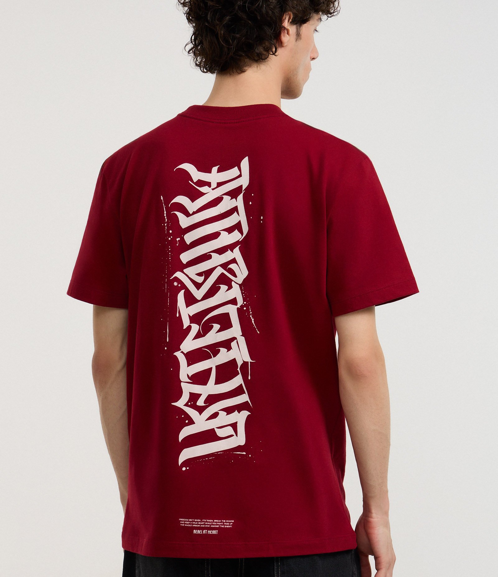 Camiseta Comfort em Algodão com Estampa Lettering Ambicion Vermelho 3
