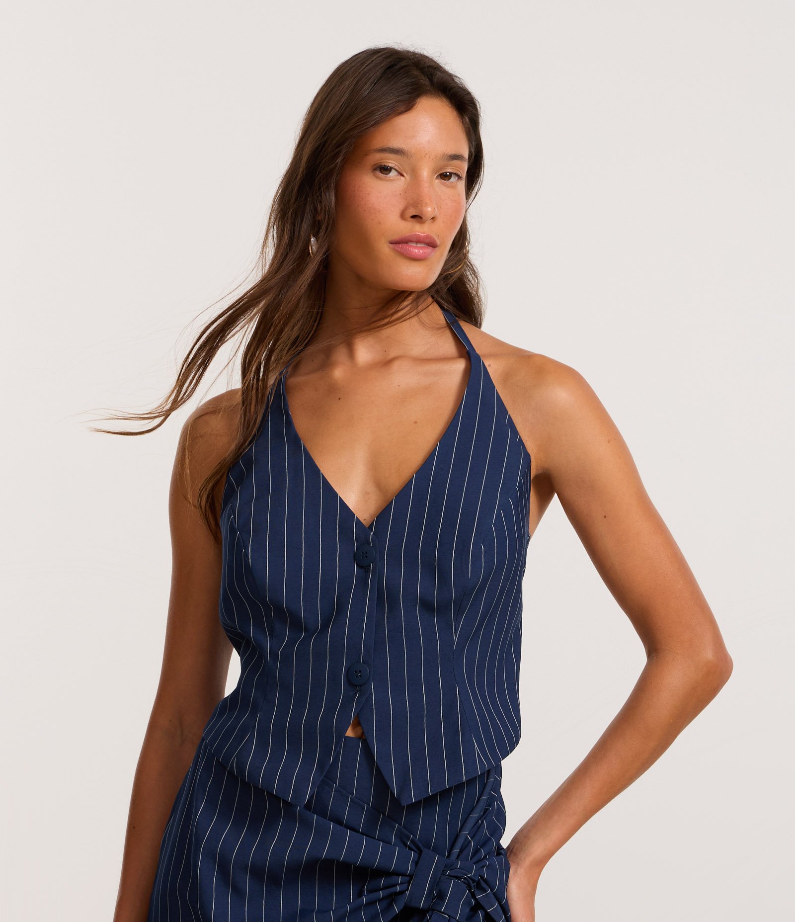 Blusa Colete Frente Única Alfaiatado em Viscose com Risca de Giz Azul 1