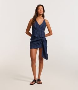 Saia Curta Alfaiatada com Risca de Giz e Laço