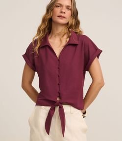 Blusa Texturizada em Viscose com Botões e Amarração