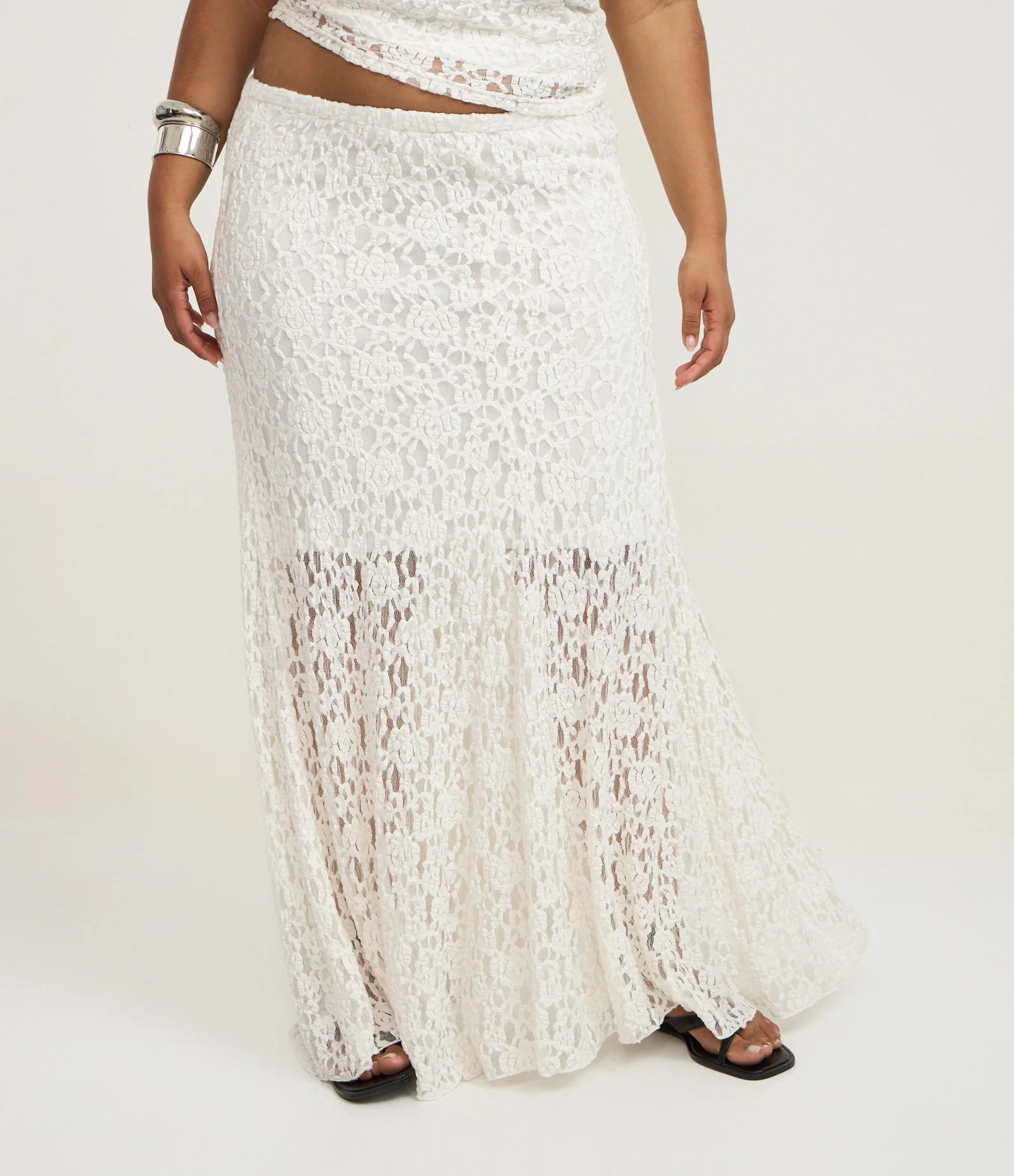 Saia Longa em Renda com Forro Curve & Plus Size Branco 2