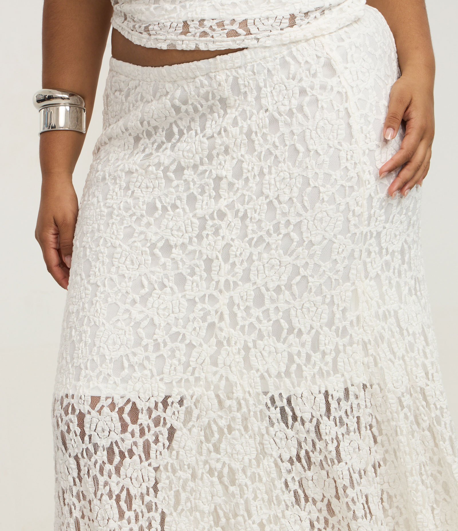 Saia Longa em Renda com Forro Curve & Plus Size Branco 3