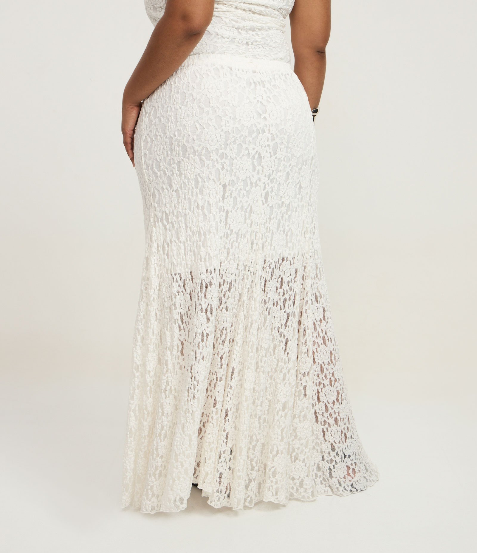 Saia Longa em Renda com Forro Curve & Plus Size Branco 4