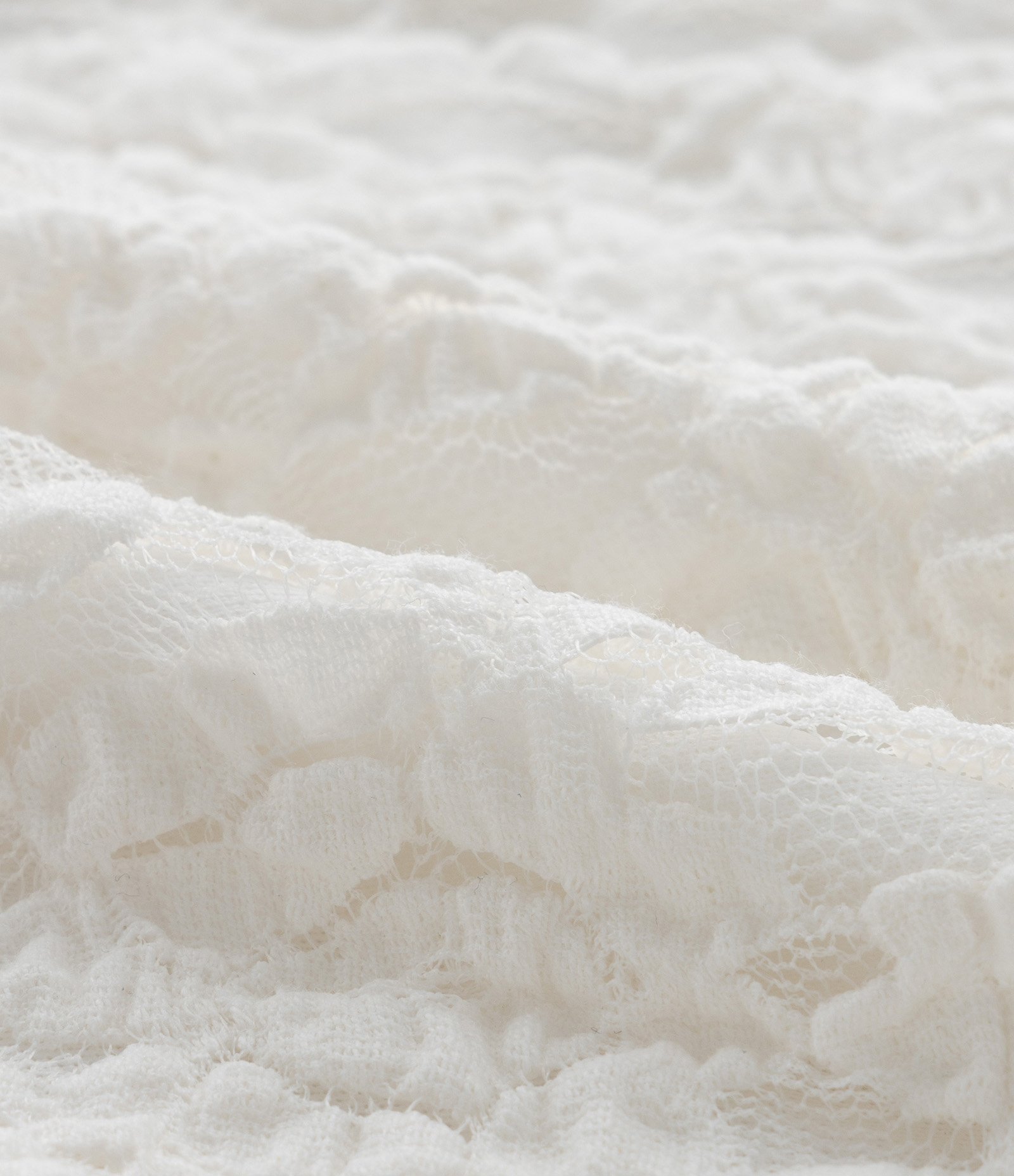 Blusa sem Manga em Renda com Barra Assimétrica Curve & Plus Size Branco 3