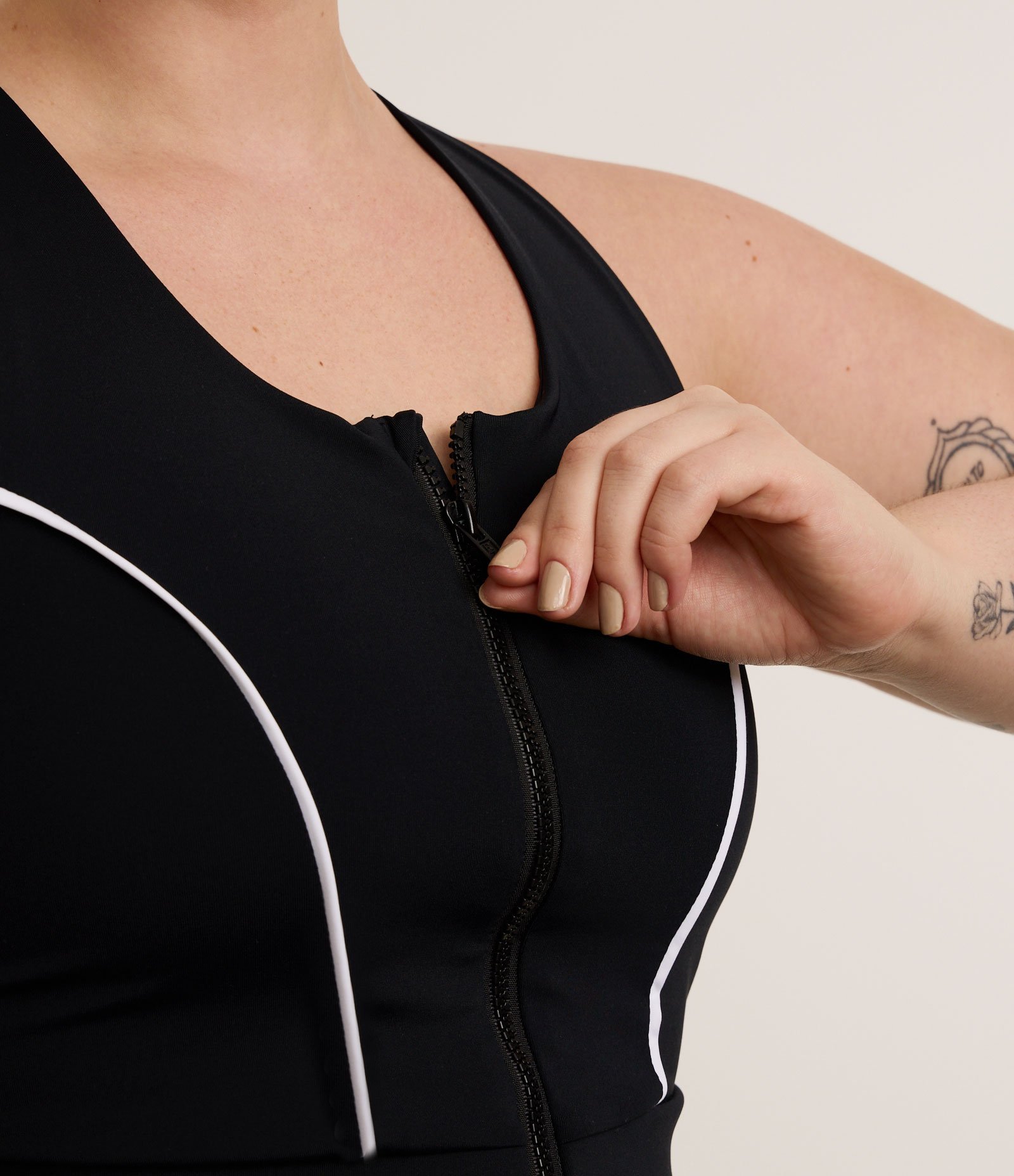 Top Nadador Esportivo com Tecnologia Dry e Alta Sustentação Curve e Plus Preto 3