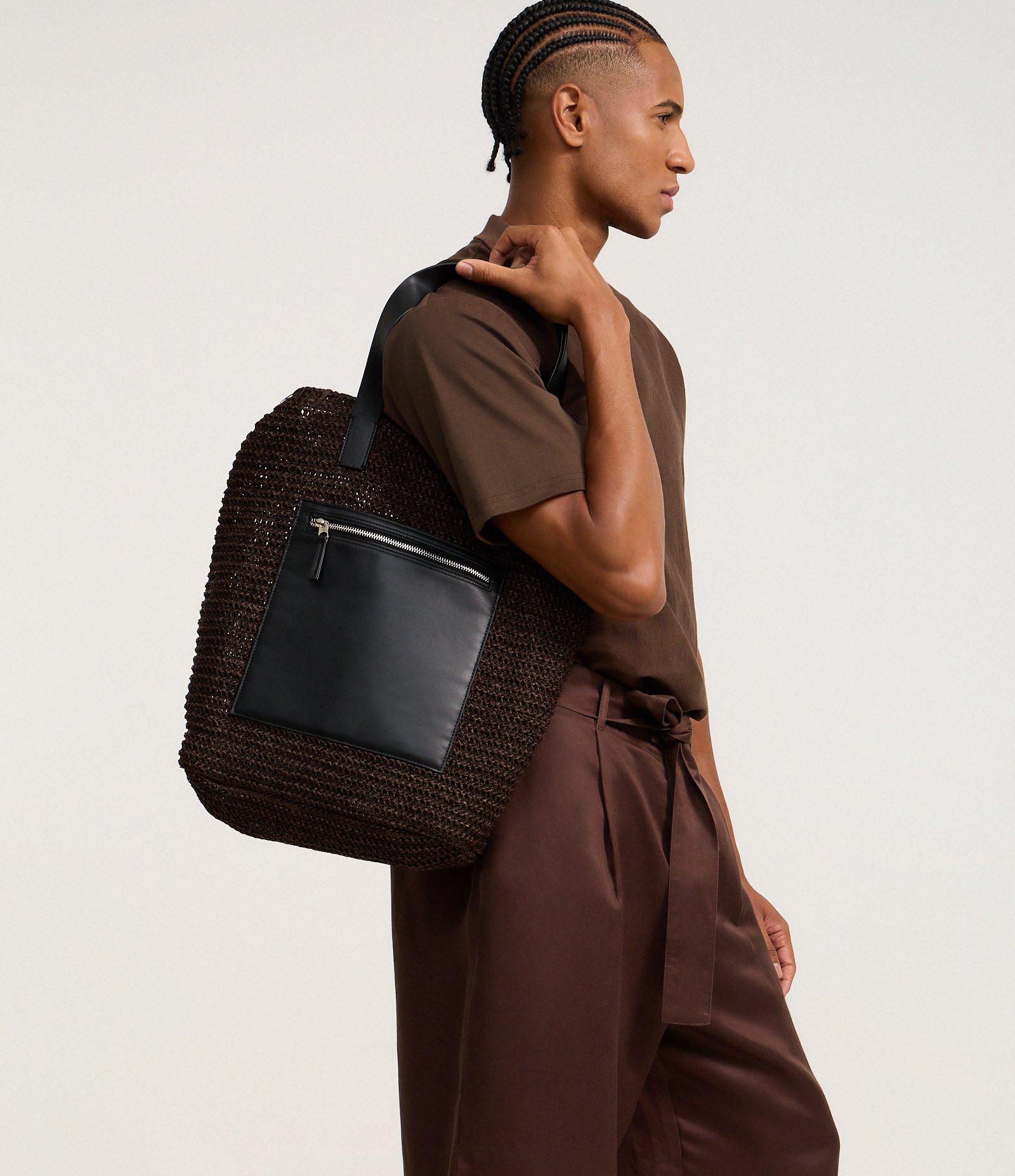 Bolsa Tote em Papel Texturizada com Bolsos Marrom 1