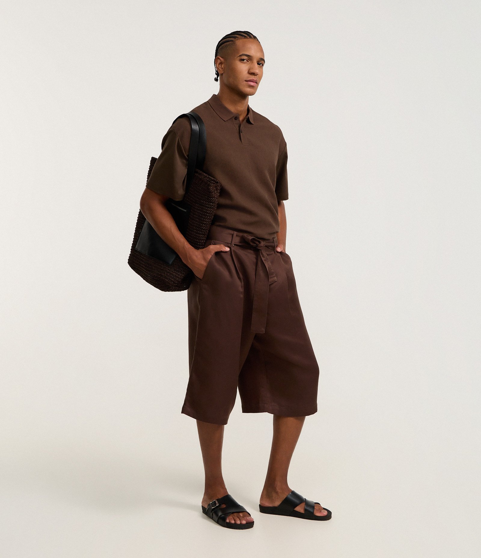 Bolsa Tote em Papel Texturizada com Bolsos Marrom 3