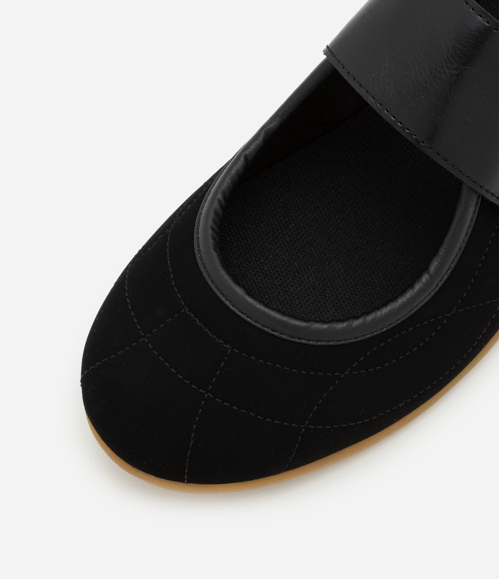 Tênis Sapatilha com Sola Contrastante Preto 3