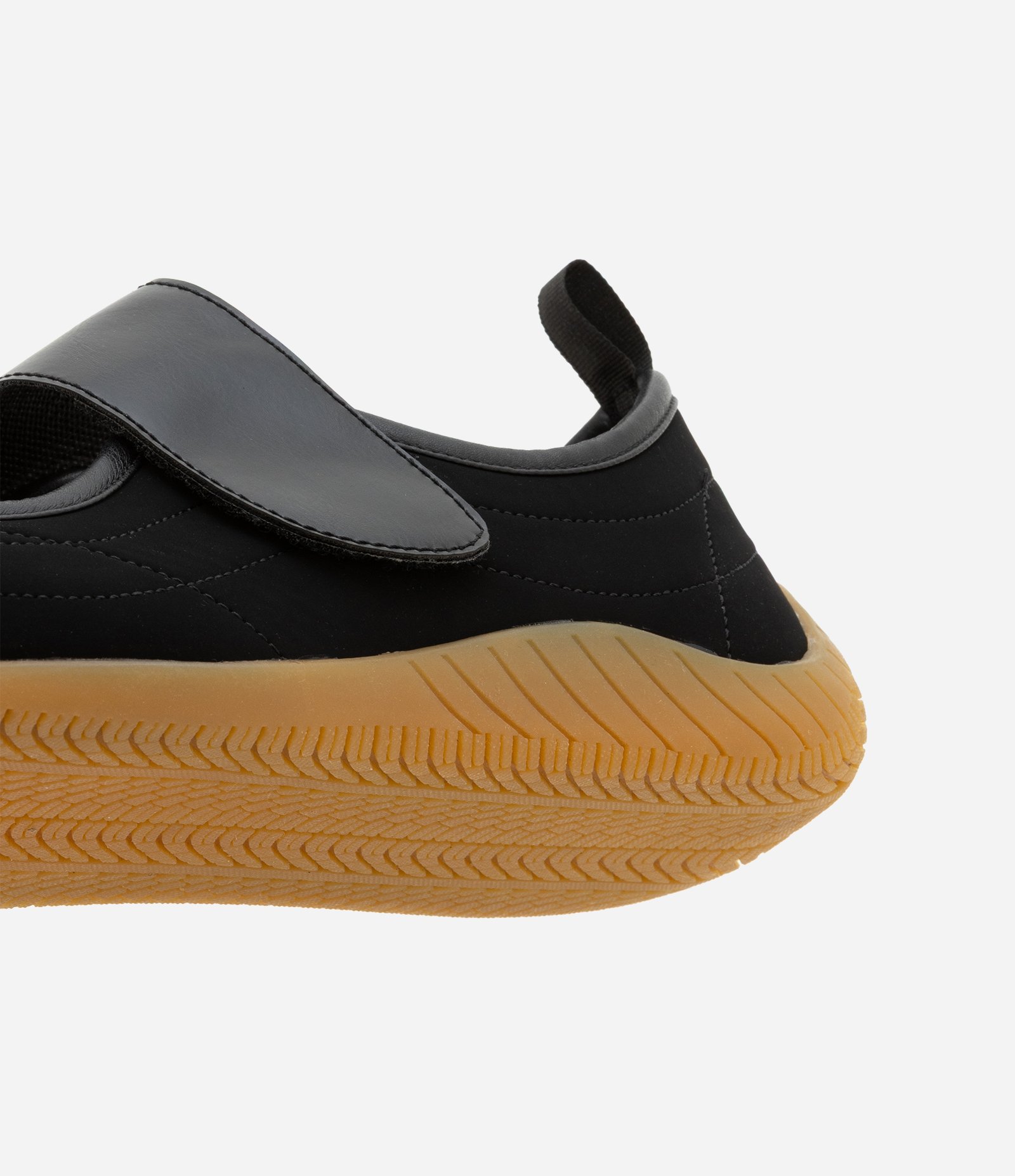 Tênis Sapatilha com Sola Contrastante Preto 4