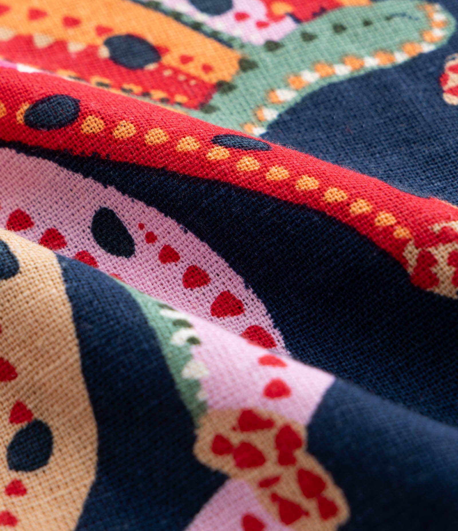 Vestido Curto em Viscolinho com Estampa de Bananas e Manga Bufante Curve & Plus Size Multicores 7