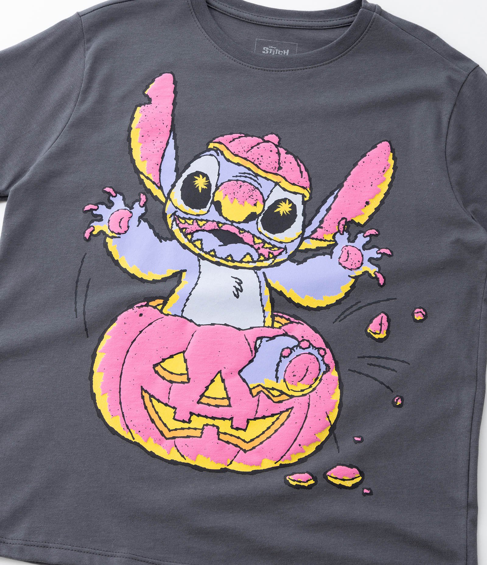 Camiseta Comfort Infantil com Estampa Stitch Halloween - Tam 5 a 14 Anos Cinza 5