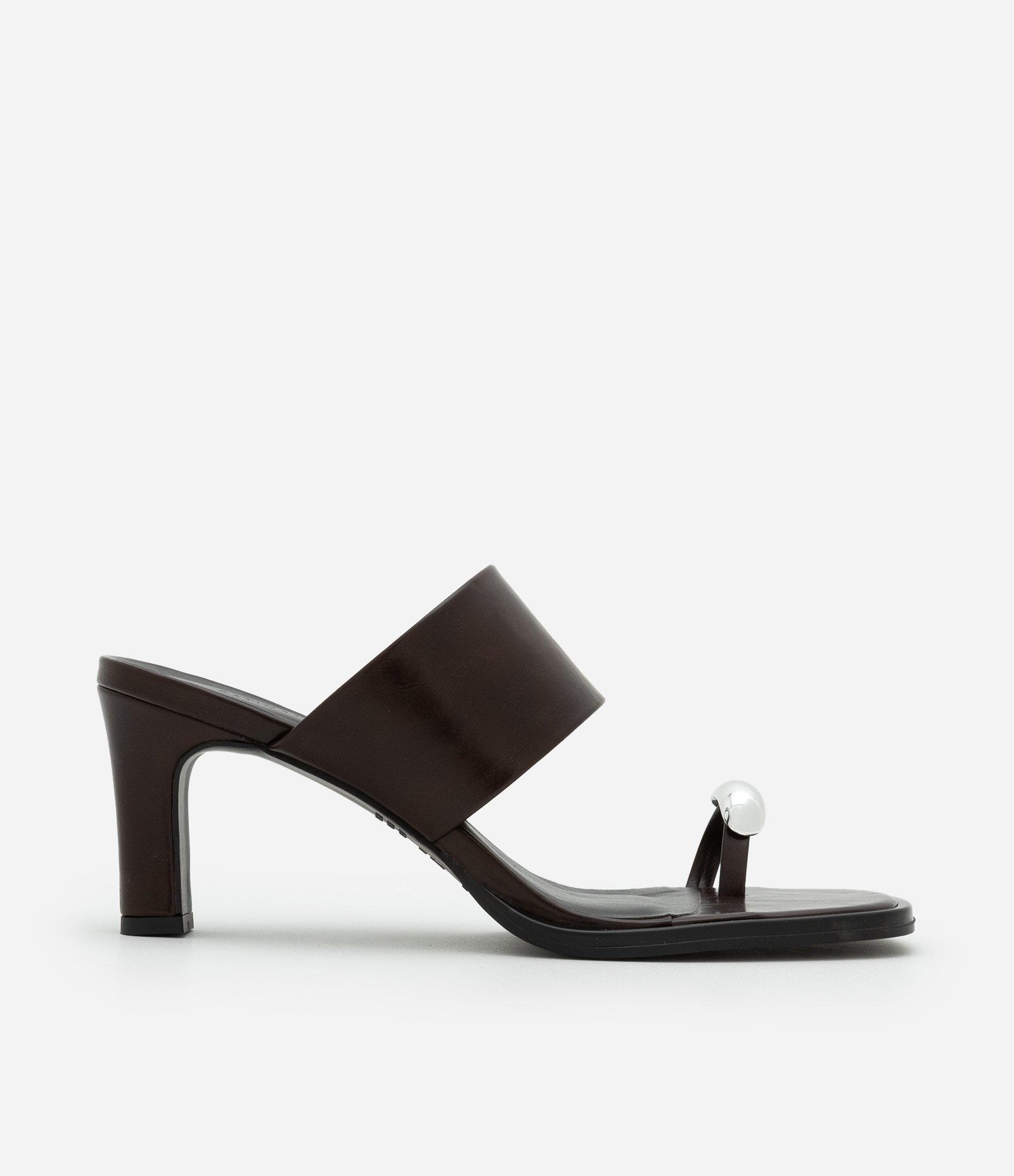 Sandália Mule em PU com Tira Larga e Dedeira de Metal Marrom 1