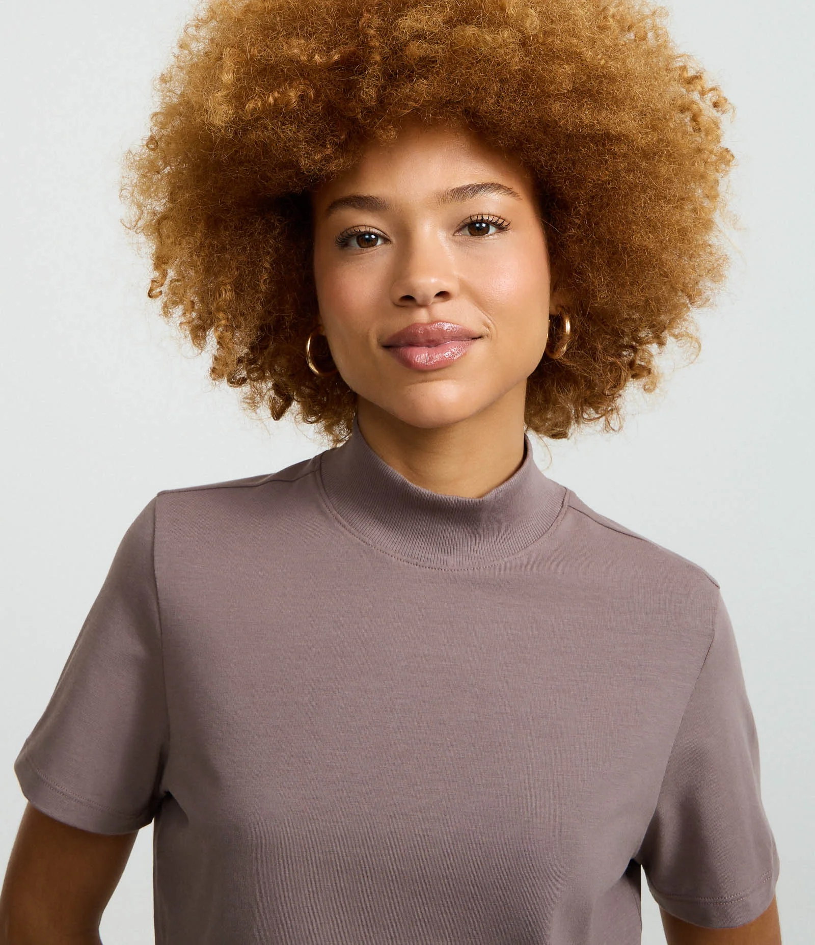 Blusa T-Shirt Cropped em Algodão Peruano com Gola Altinha Cinza 4