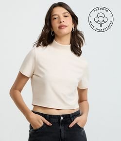 Blusa T-Shirt Cropped em Algodão Peruano com Gola Altinha
