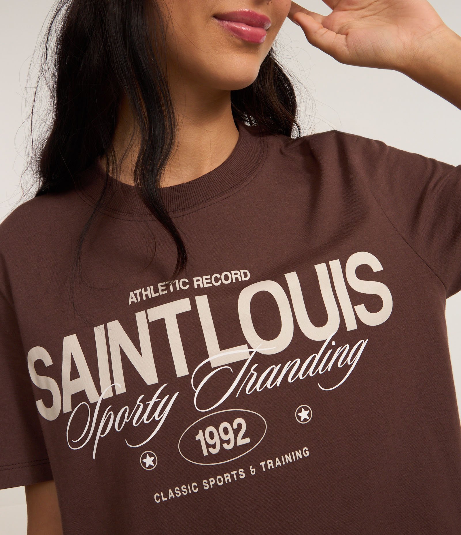 Camiseta Alongada em Algodão com Lettering Saint Louis Marrom 4
