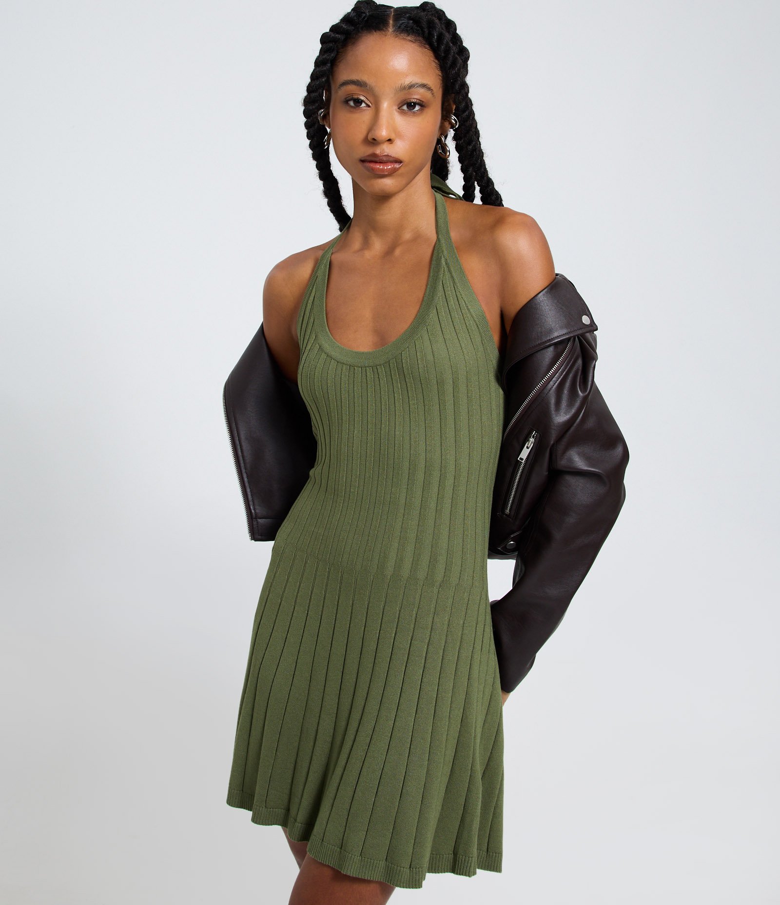 Vestido Evasê com Frente Única em Viscose com Efeito Tricô Texturizado Verde 2