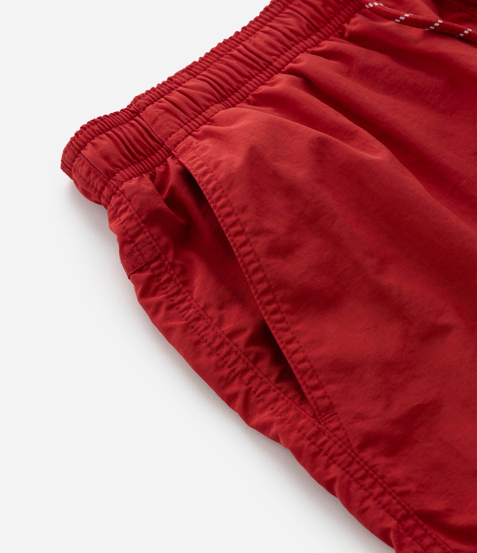 Bermuda de Banho Básica em Microfibra com Cós Elástico e Cordão Vermelho 11