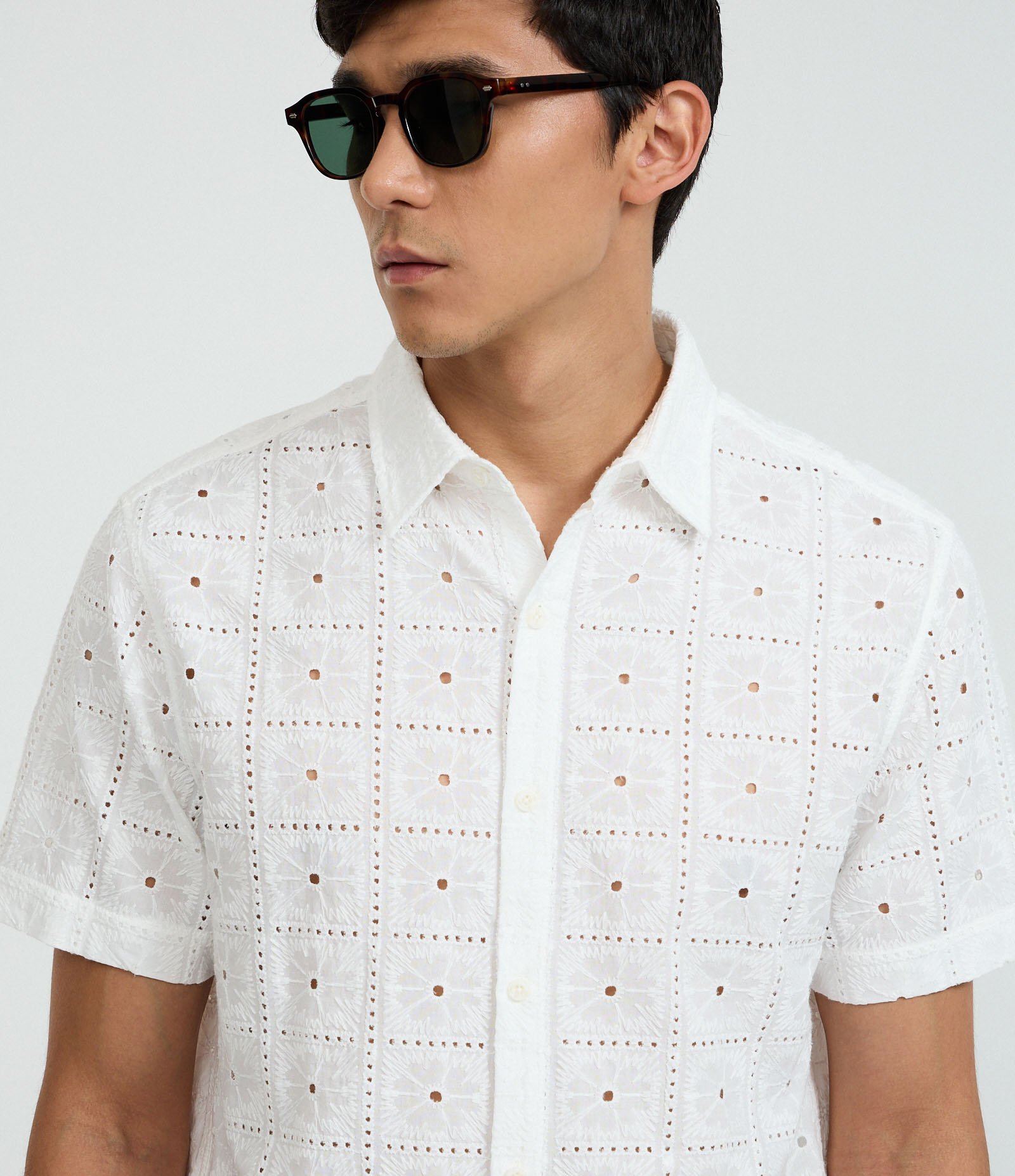 Camisa Regular em Algodão com Bordado de Flores Branco 4