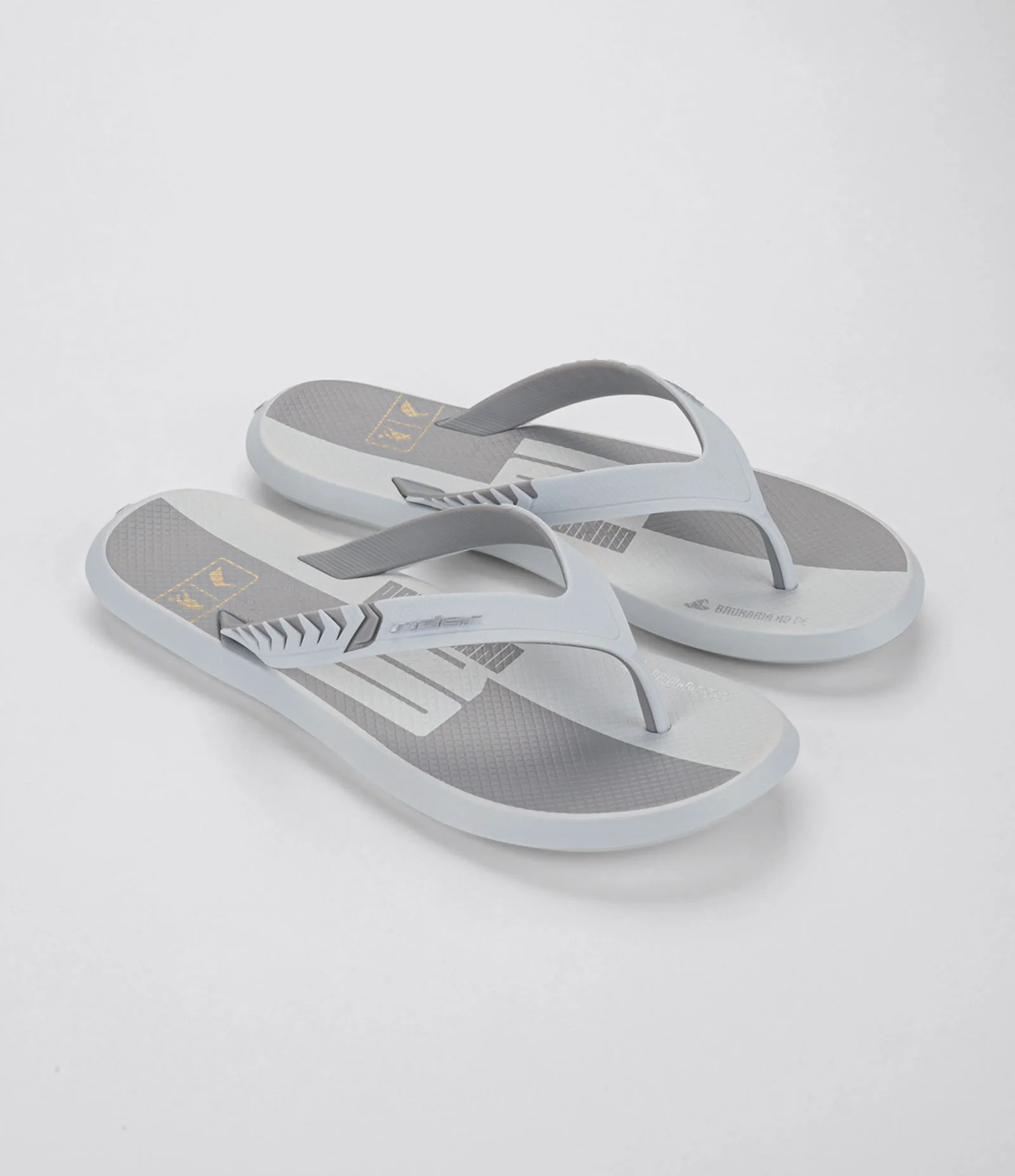 Chinelo de Tiras com Estampa de Futebol Ronaldinho Gaúcho Rider Cinza 1