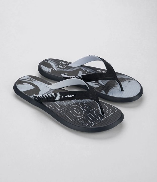 Cor: Preto | Tamanho: 45