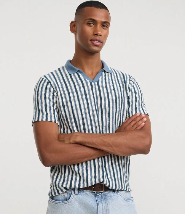 Camiseta Polo Regular com Textura e Listras