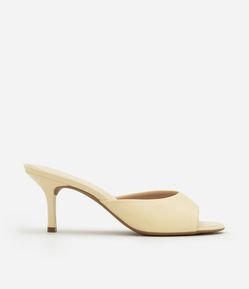 Sandália Mule com Bico Redondo e Salto Fino