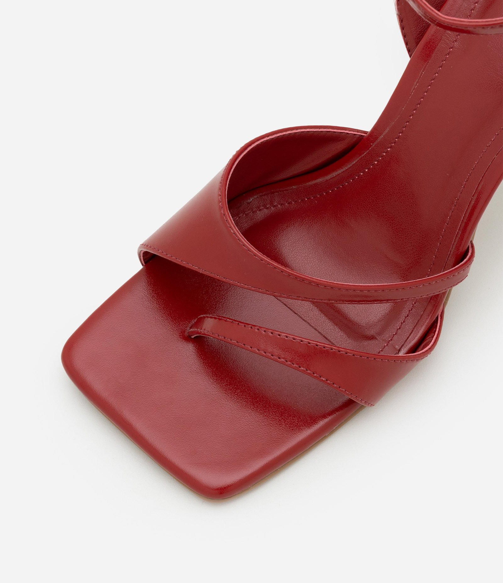 Sandália de Tiras Assimétrica com Bico Quadrado Vermelho 4