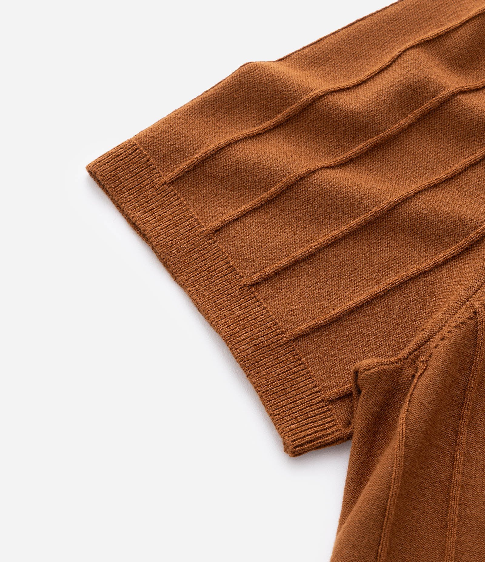 Camiseta Slim em Tricô com Relevos Verticais Marrom 5